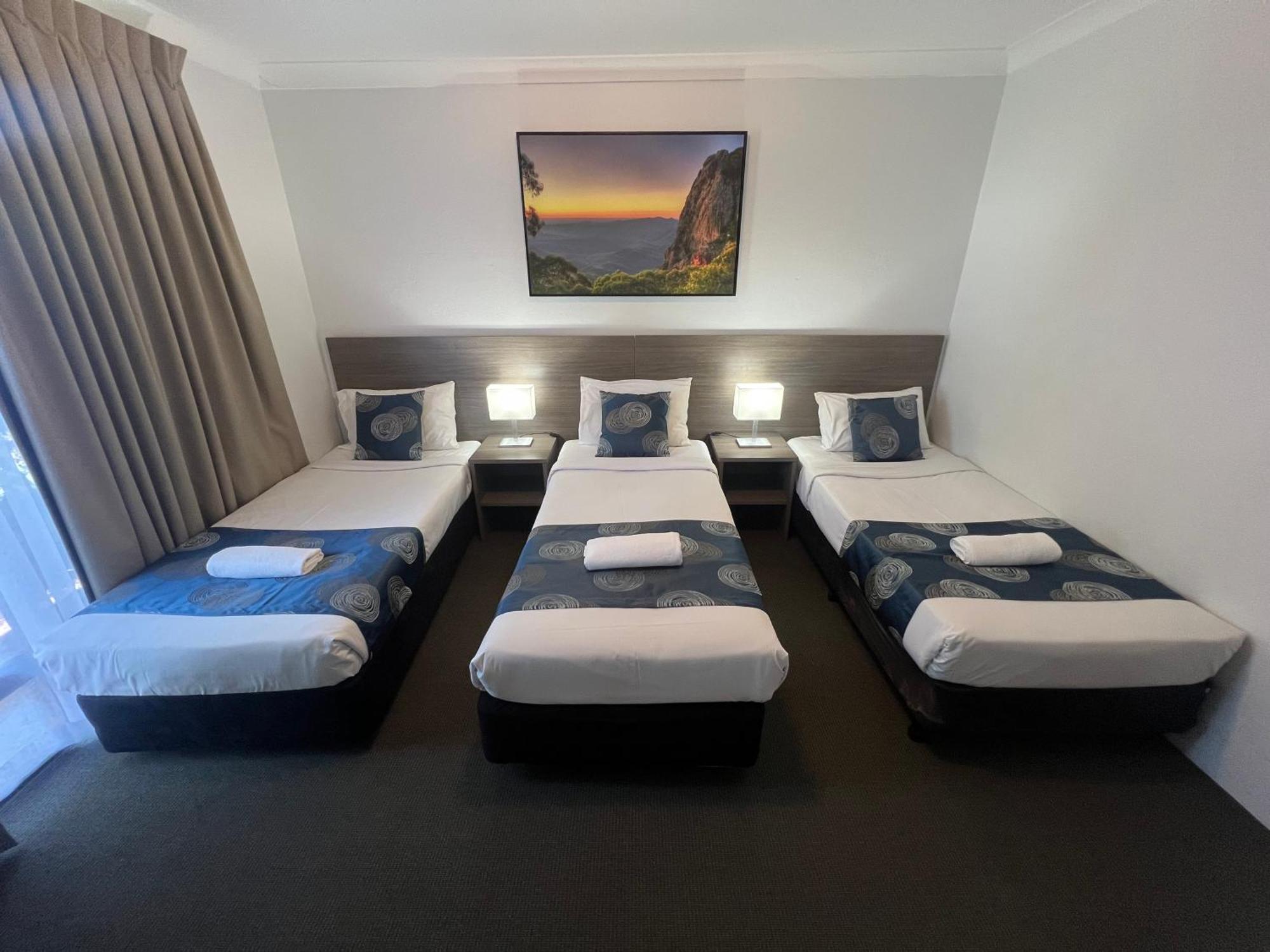 Adelong Motel Narrabri Buitenkant foto