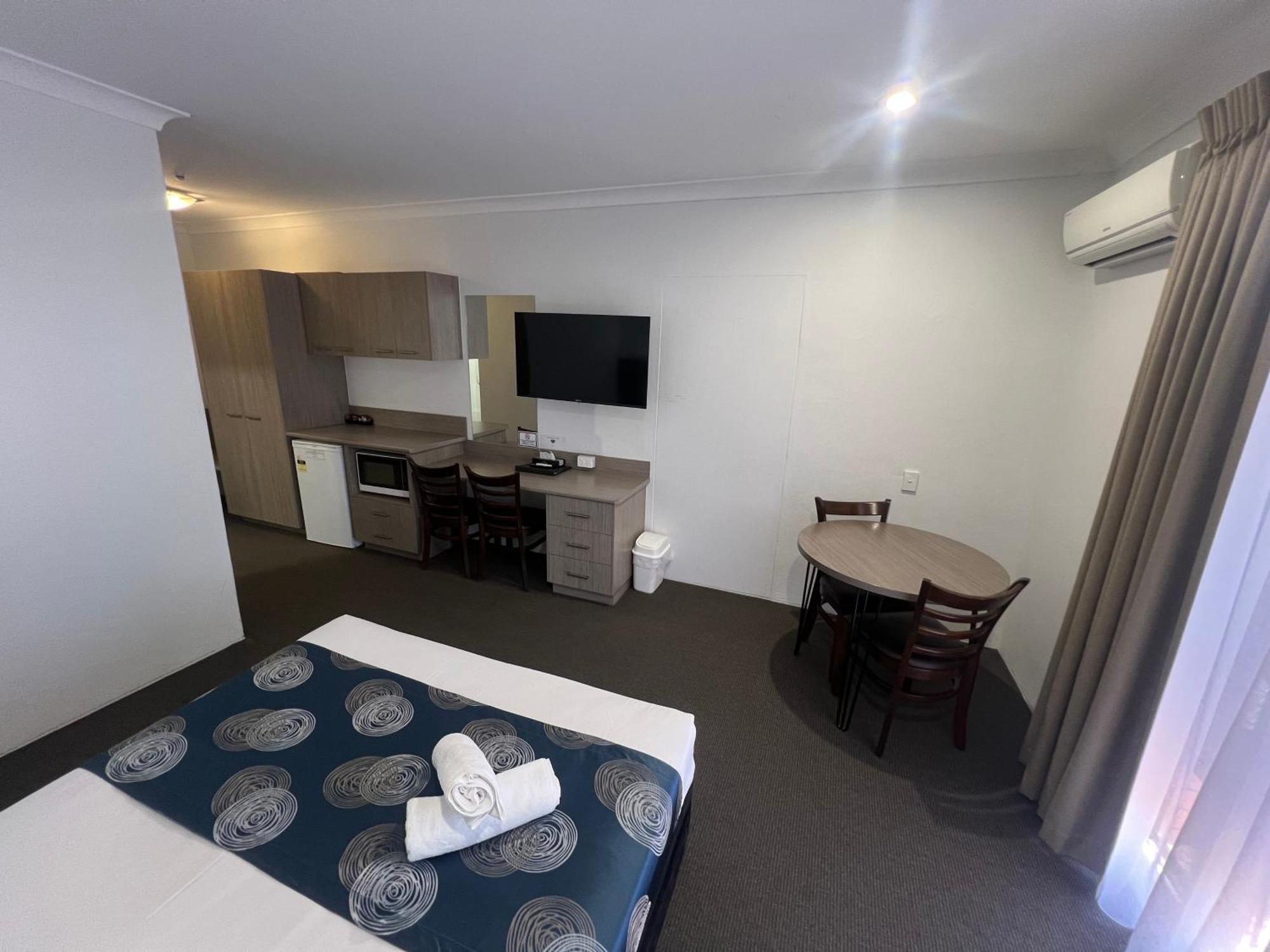 Adelong Motel Narrabri Buitenkant foto